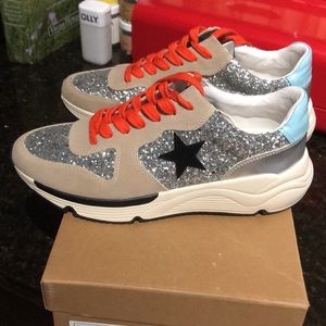 Oasis Society trendy women’s sneakers size 9